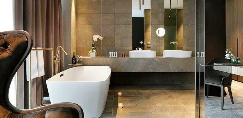 جناح, Grand Hotel Campione