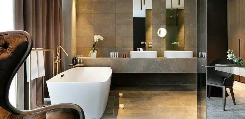 スイート, Grand Hotel Campione