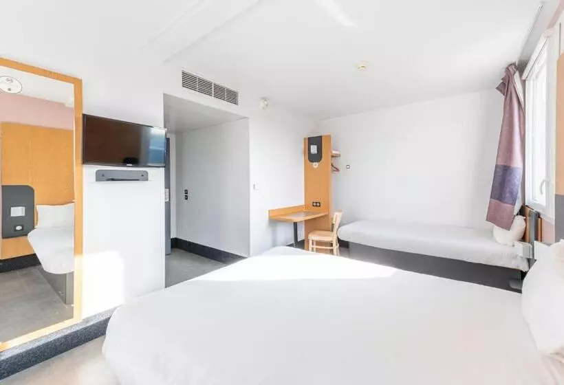 Standard Neljän Hengen Huone, B&b Hotel Lieusaint Carré Sénart
