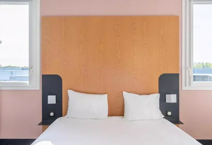 Standard Neljän Hengen Huone, B&b Hotel Lieusaint Carré Sénart