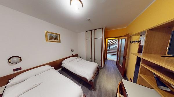 バルコニー付きスタンダードルーム, Davost