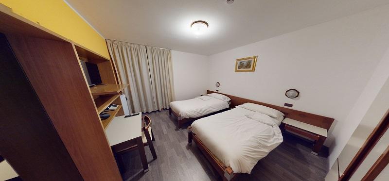 バルコニー付きスタンダードルーム, Davost