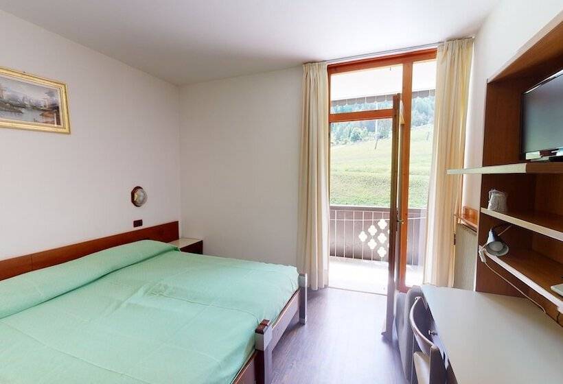 バルコニー付きスタンダードルーム, Davost