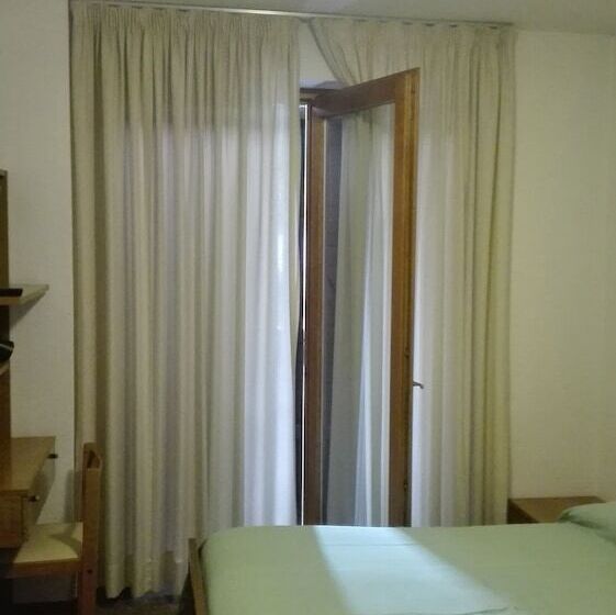 バルコニー付きスタンダードルーム, Davost