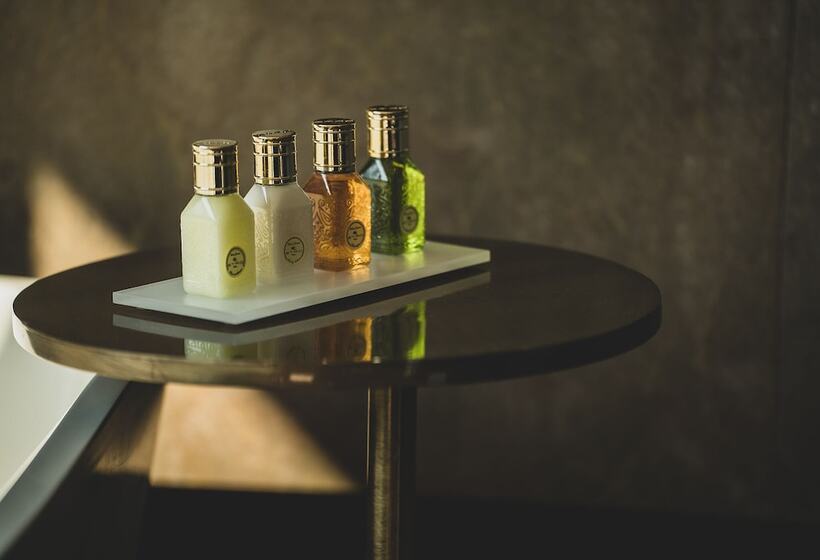 جناح, Grand Hotel Campione