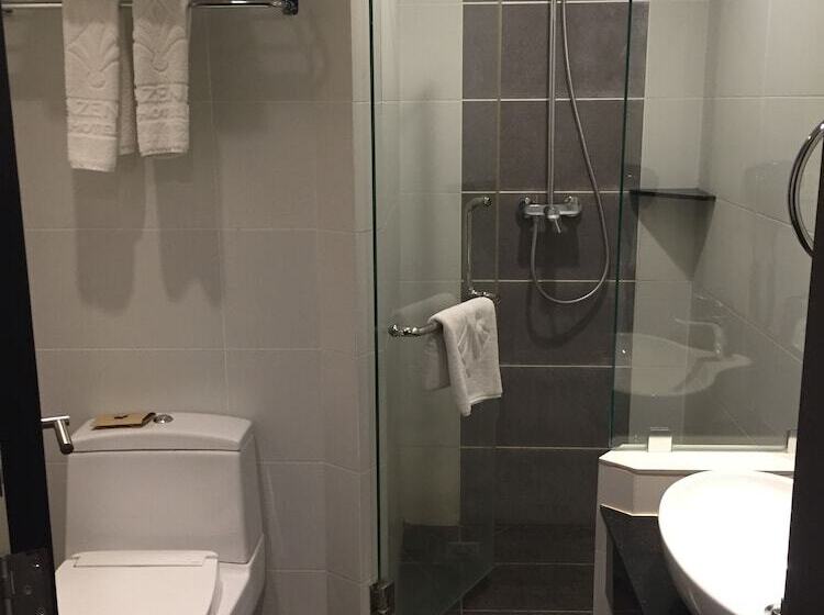 غرفة ديلوكس, Lazenda