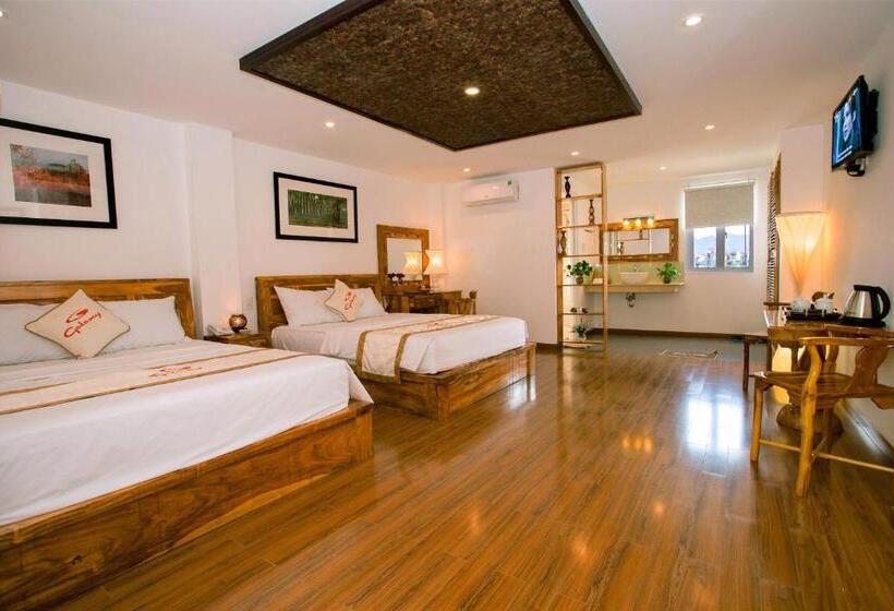 استودیو خانوادگی, Rex Hotel & Apartment