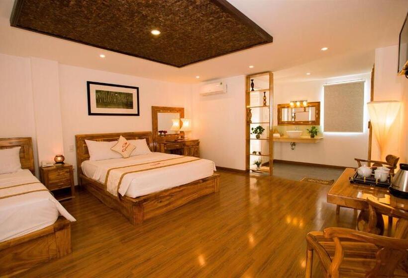 استودیو خانوادگی, Rex Hotel & Apartment