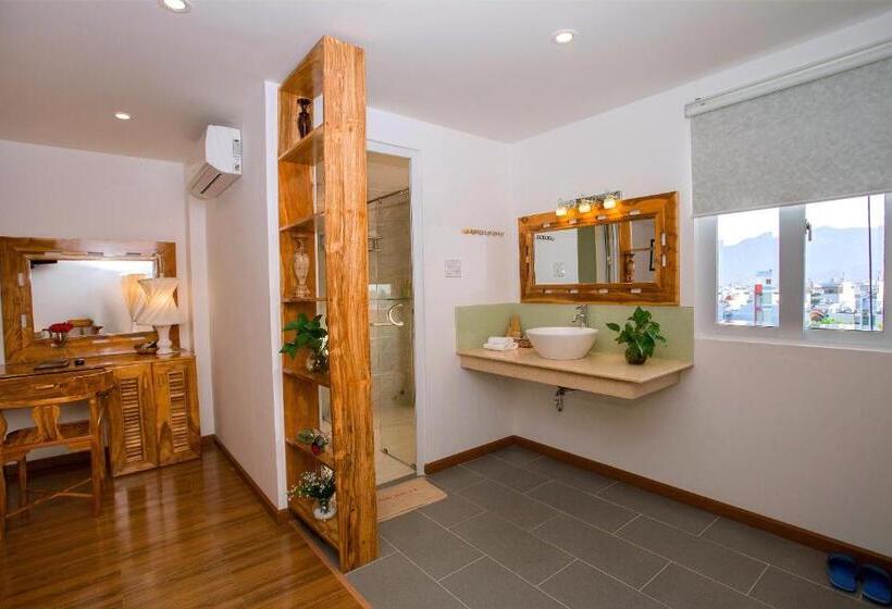 استودیوی استاندارد, Rex Hotel & Apartment