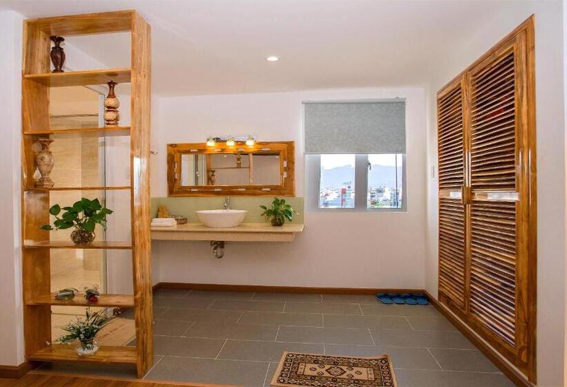 استودیوی استاندارد, Rex Hotel & Apartment