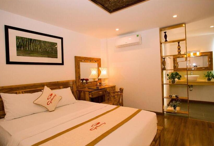 استودیوی استاندارد, Rex Hotel & Apartment