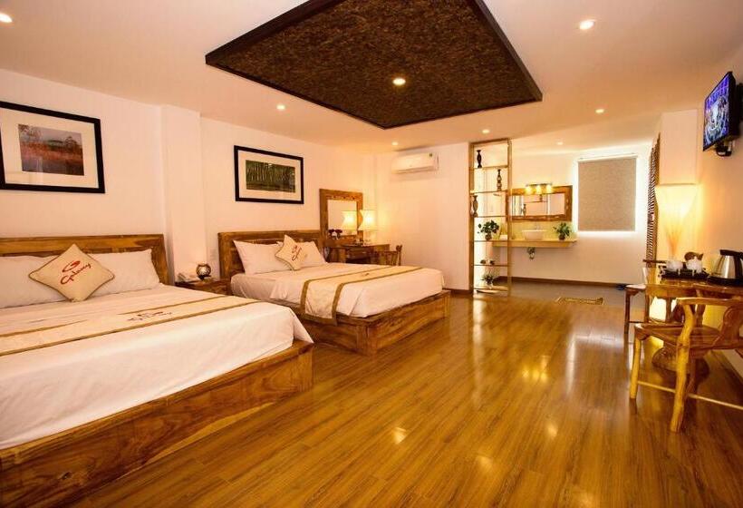 استودیو خانوادگی, Rex Hotel & Apartment