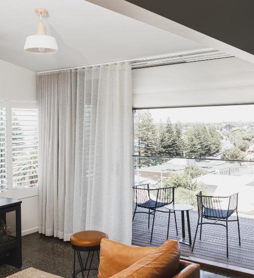 デラックススタジオ, Sorrento