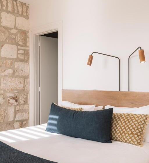 キングサイズベッドのスタンダードルーム, Sorrento