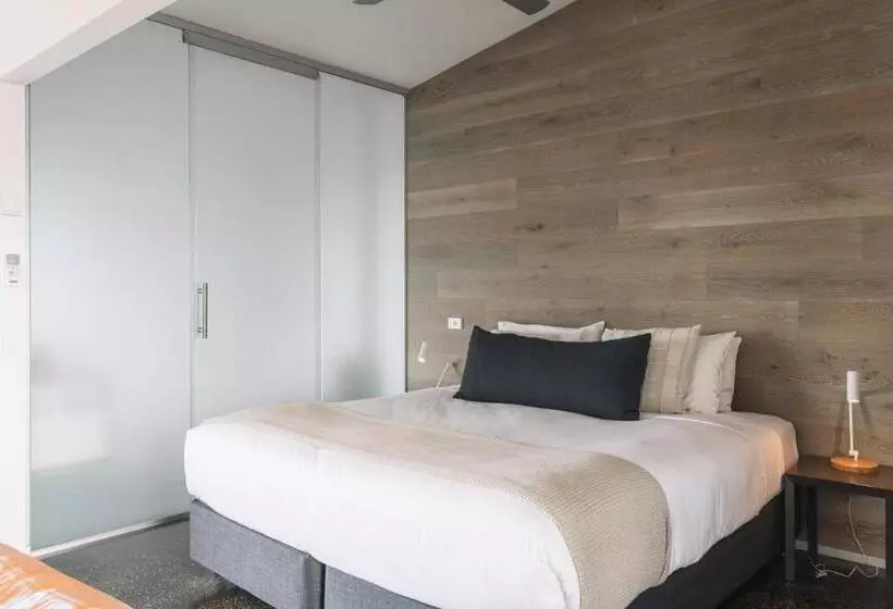 Deluxe-studio, Sorrento