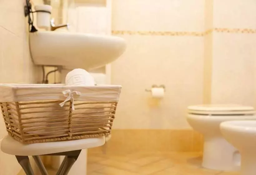 Standard Yhden Hengen Huone, Albergo Rocca Ranne
