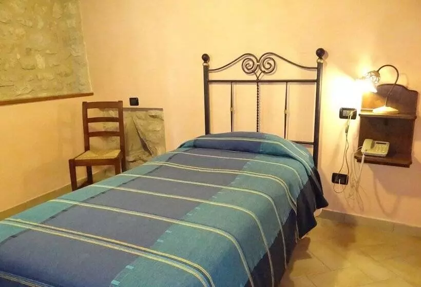 Standard Yhden Hengen Huone, Albergo Rocca Ranne