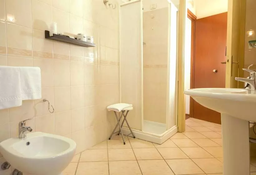 Sviitti 2 Makuuhuonetta, Albergo Rocca Ranne