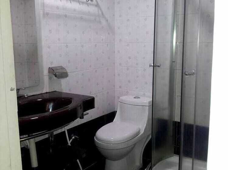 غرفة قياسية ثلاثية, Bintang Indah