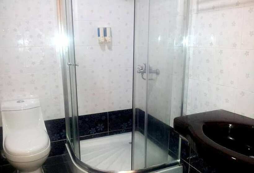 غرفة قياسية ثلاثية, Bintang Indah