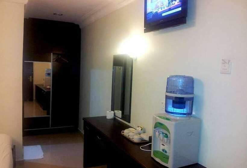 غرفة قياسية ثلاثية, Bintang Indah