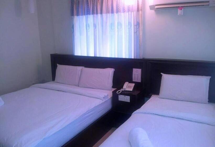 غرفة قياسية ثلاثية, Bintang Indah