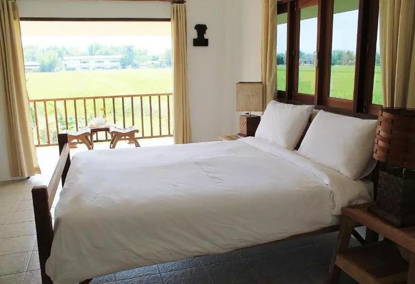 スタンダードバンガロー, Country Retreat