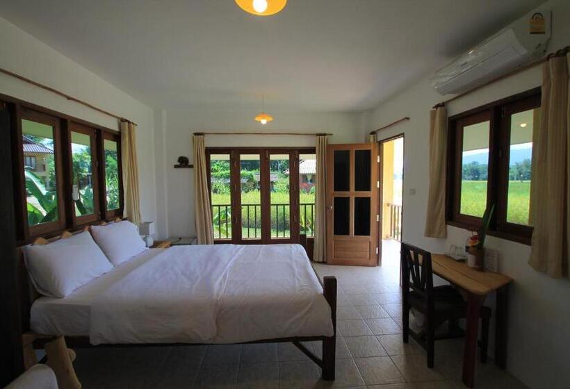 בקתה סטנדרטית, Country Retreat