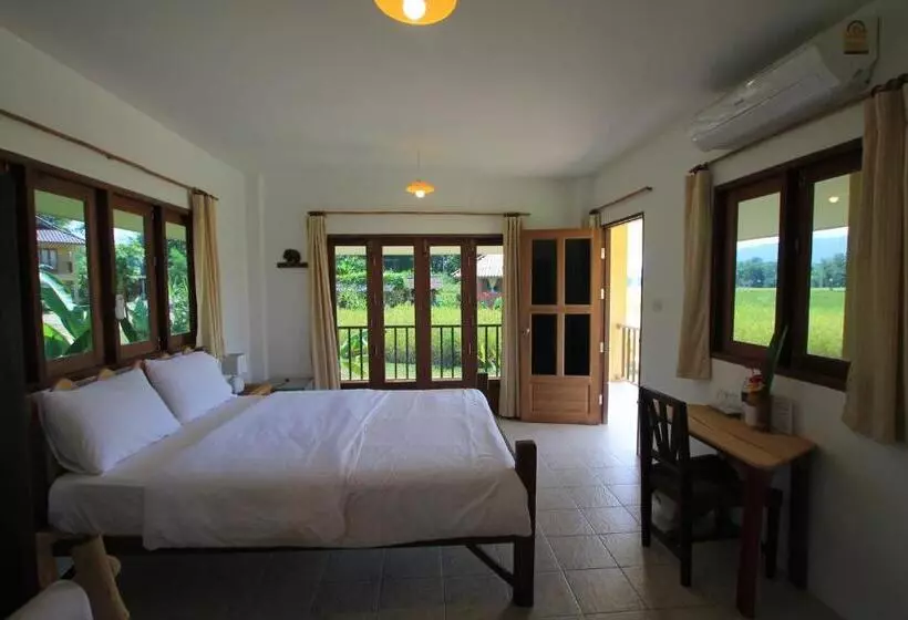 スタンダードバンガロー, Country Retreat