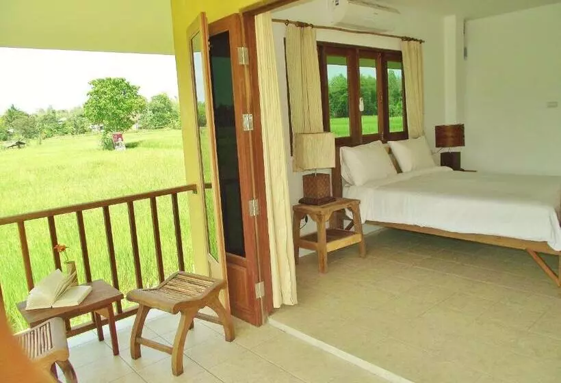 スタンダードバンガロー, Country Retreat