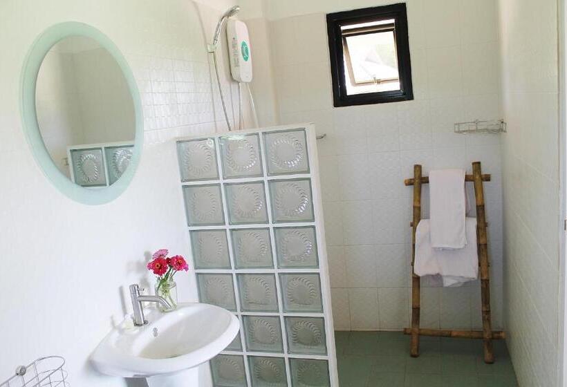 בקתה סטנדרטית, Country Retreat