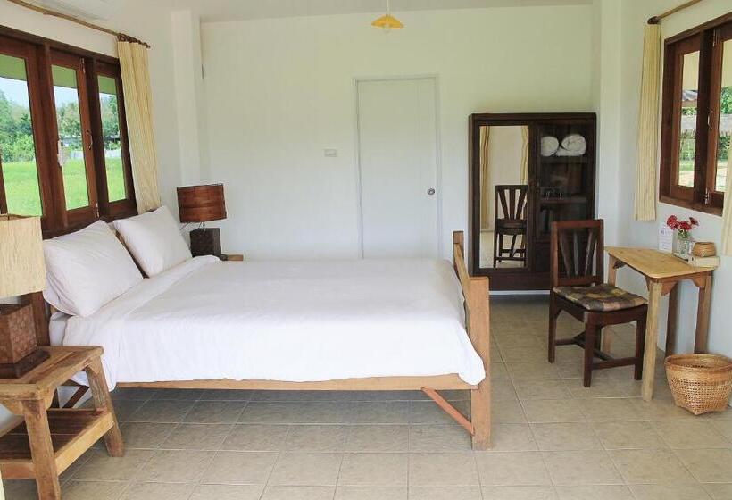 בקתה סטנדרטית, Country Retreat