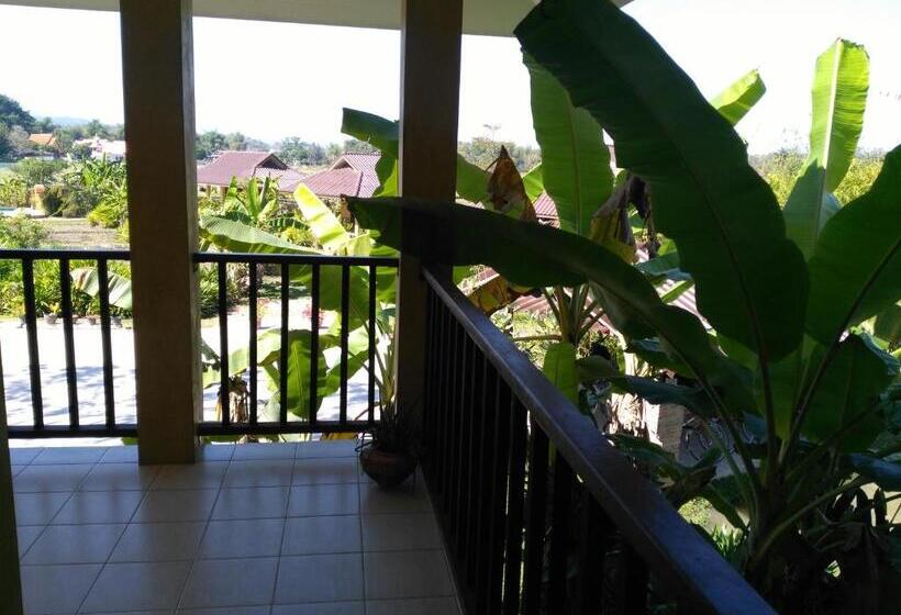 اتاق استاندارد با چشم‌انداز کوهستان, Country Retreat