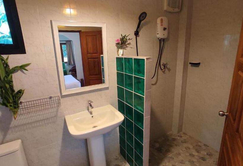 חדר סופריור, Country Retreat