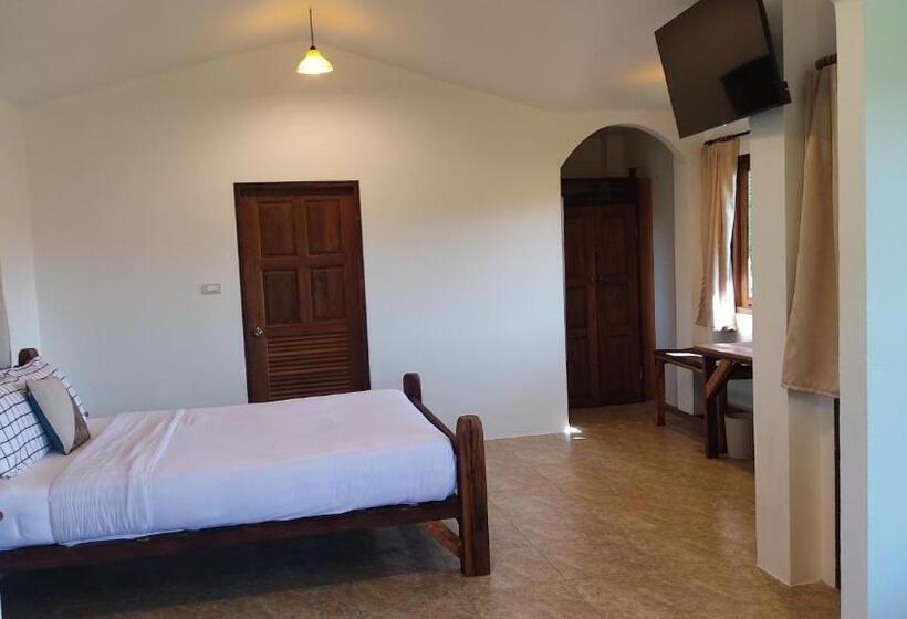 חדר סופריור, Country Retreat