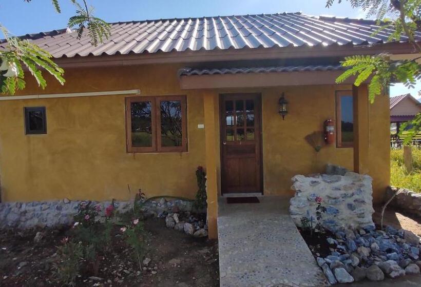 חדר סופריור, Country Retreat