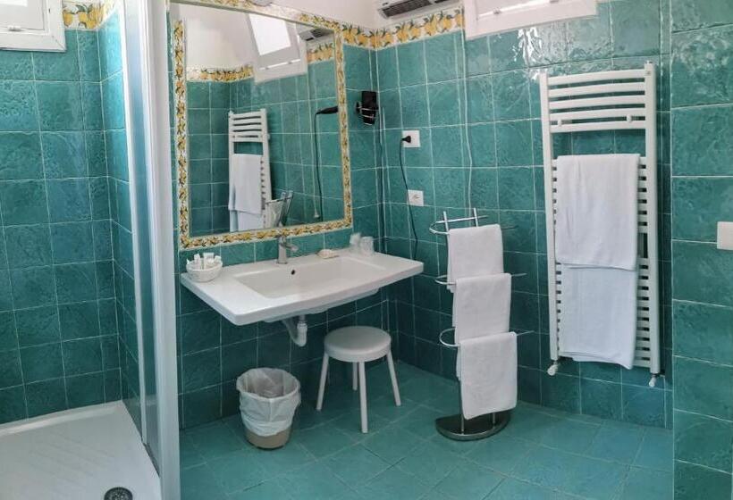 이코노미 룸, Dimora Fornillo