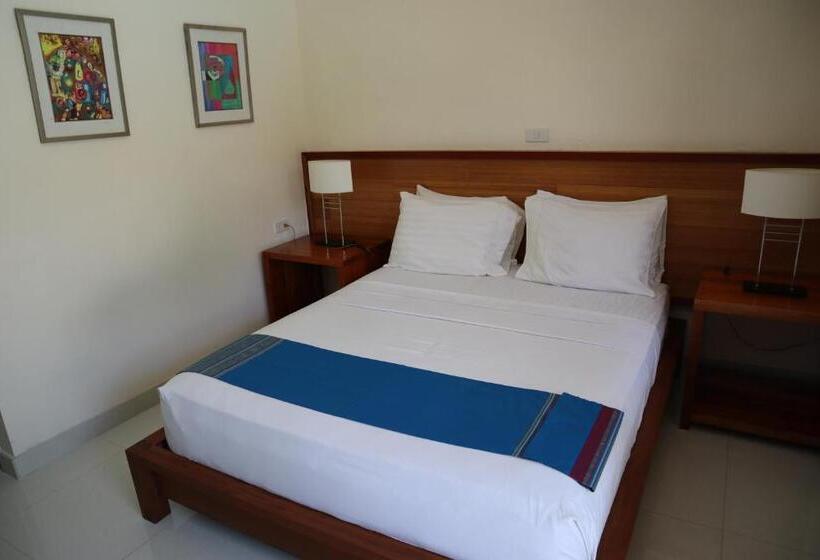 اتاق لوکس, Domicilio Lorenzo