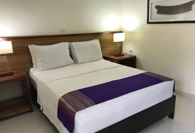 اتاق لوکس, Domicilio Lorenzo