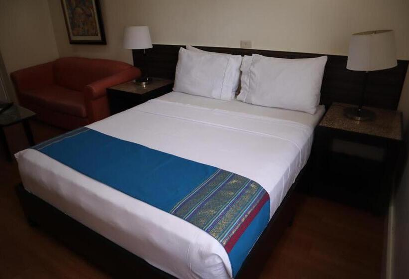 سوییت جونیور, Domicilio Lorenzo