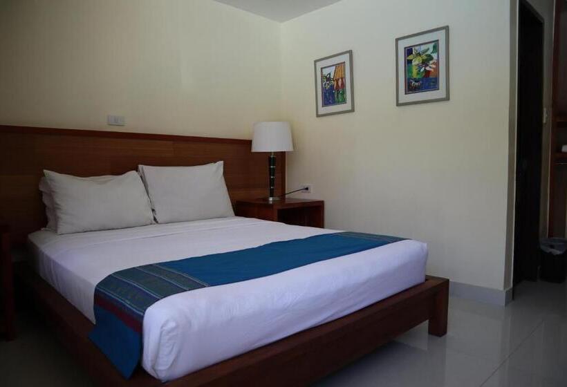 اتاق لوکس, Domicilio Lorenzo