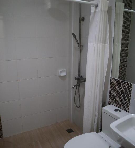 اتاق لوکس, Domicilio Lorenzo