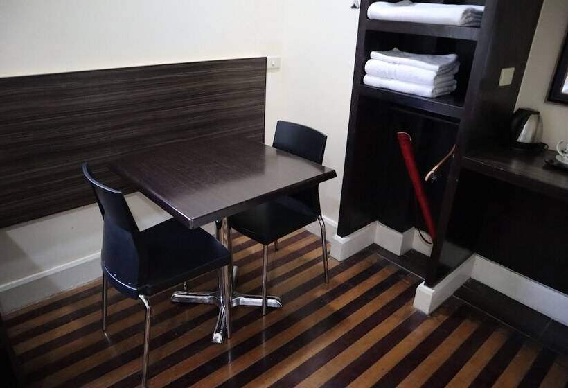 اتاق اجرایی, Domicilio Lorenzo