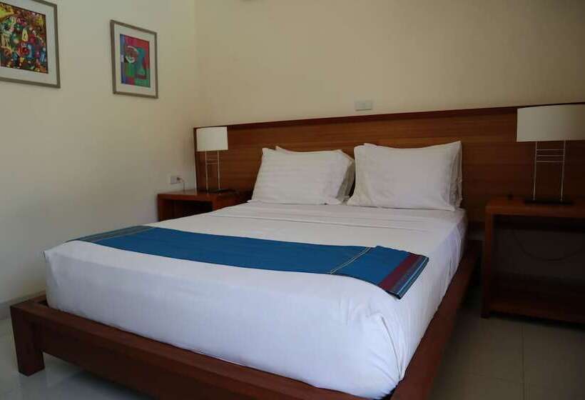 اتاق لوکس, Domicilio Lorenzo