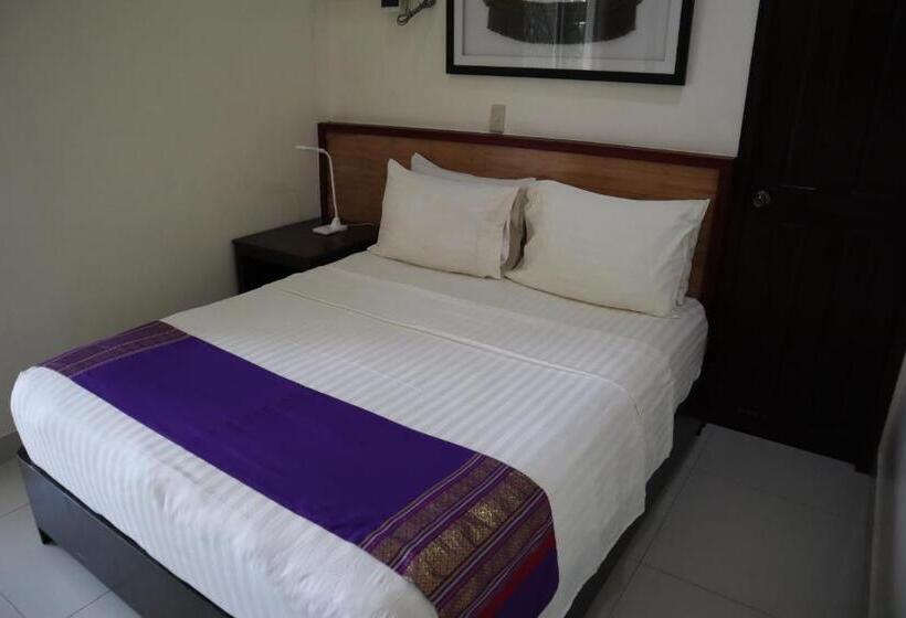 اتاق لوکس, Domicilio Lorenzo