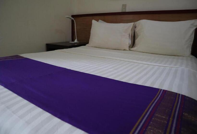 デラックスルーム, Domicilio Lorenzo