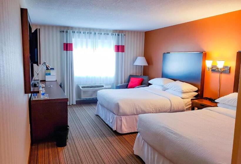 Classic Room Queen Bed, Prestige Prince George Lodge