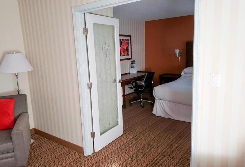 סוויטת אקזקיוטיב, עם מיטת קינג, Prestige Prince George Lodge