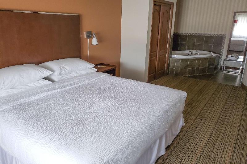 سوئیت با تخت بزرگ, Prestige Prince George Lodge