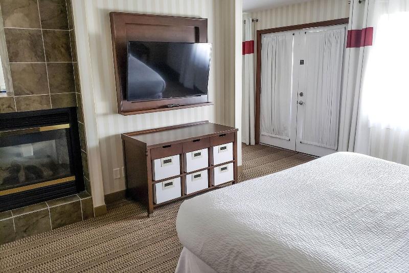 سوئیت با تخت بزرگ, Prestige Prince George Lodge